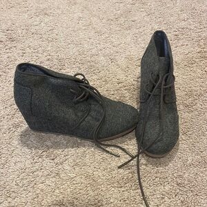 Toms wedge bootie size 8